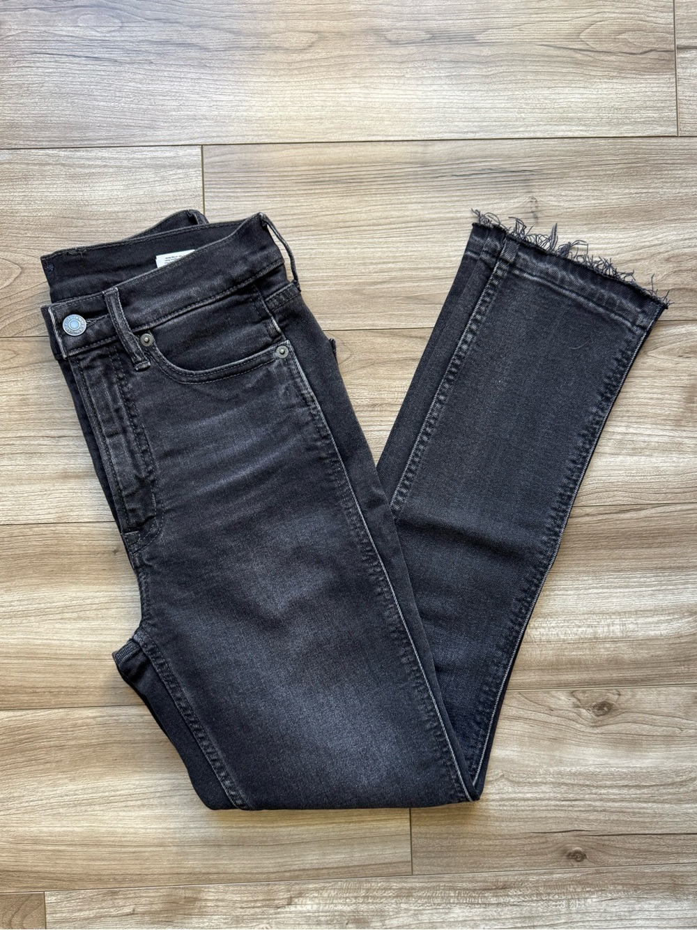 GAP Vintage Slim High Rise Washed Black Jeans Pants Size 25 / 0 frayed hem